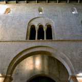 �Invenzione� del XX secolo furono i matronei, che con le loro trifore si aprono sulla sommit� degli archi centrali senza avere per� una reale funzionalit�...
